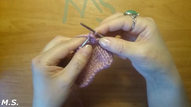 Как завершить вязание спицами- чтобы низ изделия не скручивался смотреть онлайн
