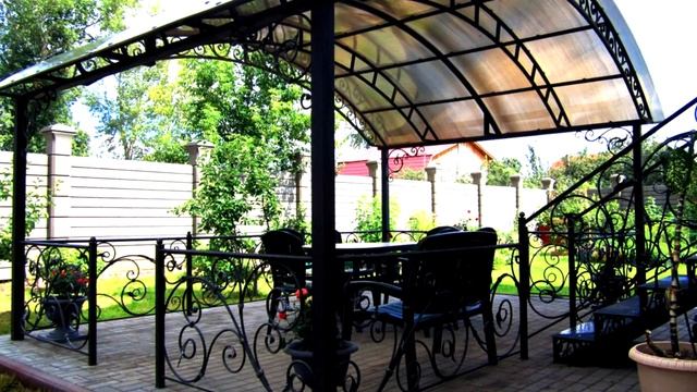 Из поликарбоната арочный навес для отдыха в саду, на даче, беседка возле дома, конструкция, дизайн. смотреть онлайн