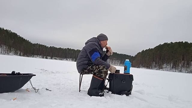 Рыбалка на блесну, пилкер, балансир, мормышку. смотреть онлайн