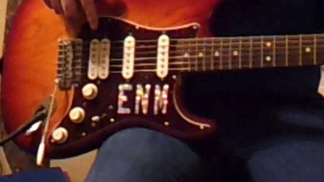 Fender Standrd Stratocaster hss sienna sunburst mim and srv style gear rundown смотреть онлайн