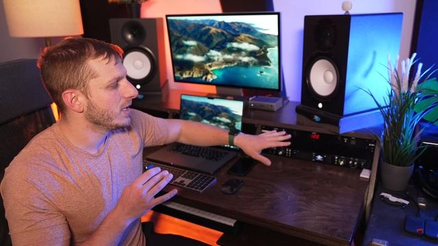 The Ultimate Content Creator Desk 2023 | With M2 MAX MacBook Pro смотреть онлайн