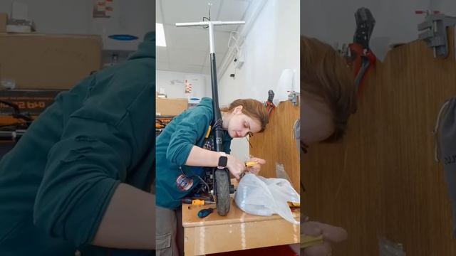 7/7 мы любим свою работу #ремонтэлектросамокатов #любимаяработа смотреть онлайн