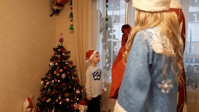 Дед Мороз и Снегурочка у нас в гостях! смотреть онлайн