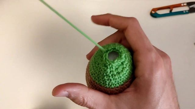 Huevo de Pascua Baby Yoda amigurumi смотреть онлайн