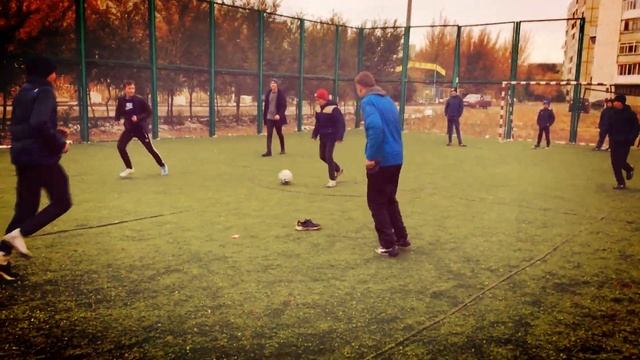 VLOG : ИГРАЕМ В ФУТБОЛ В БУДНИЕ ДНИ