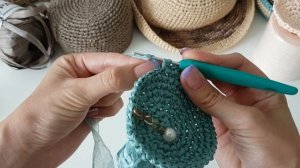 Я и рафия. Как с ней работать и как её вязать