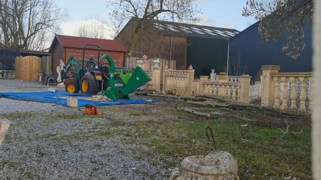 Ferrari Raptor 40DT + BX42L chipping Lime tree wood (3) смотреть онлайн