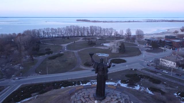 Черкассы. Холм Славы с высоты птичьего полета. 10.03.2021 года. (снято DJI mini 2) смотреть онлайн