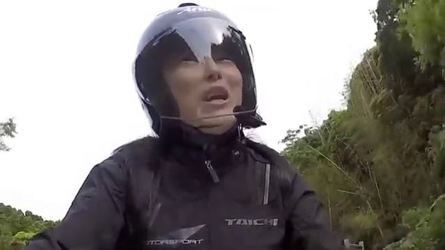 【オートバイ】福山理子のHONDA CBR400R＆CB400F（2013年） 試乗レポート смотреть онлайн