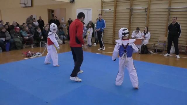 Таэквондо. Клуб Тангун. Минск. Соревнования. Мальчики 9 лет #таэквондо #клубтангунминск смотреть онлайн