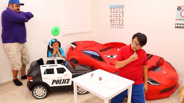 Emma Pretend Play Real or Fake Challenge смотреть онлайн