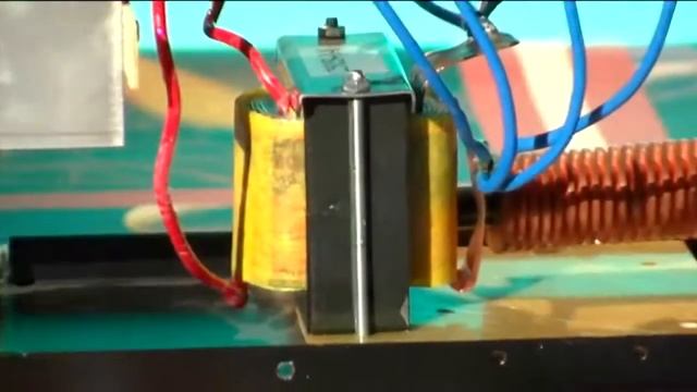 Обзор Сварочный аппарат ПАТОН ВДИ-200S DC MMA/TIG смотреть онлайн