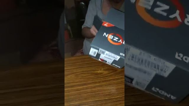 開箱 Part.1 - AMD Ryzen 7 1800X CPU смотреть онлайн