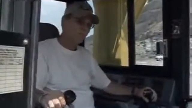 Самый большой бульдозер в мире Komatsu D575A смотреть онлайн