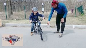 Как научить ребёнка кататься на велосипеде?