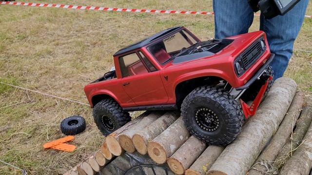 Еду на VANQUISH VS4-10 pro RC соревнования Moscow Scale Garage на Truckfest 2021 смотреть онлайн