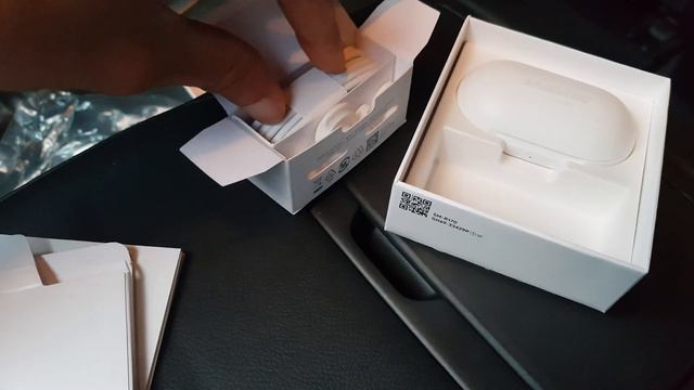 Samsung Galaxy Buds (2019) / Unboxing (PT/BR) смотреть онлайн
