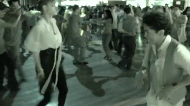 Salsa Suave - Ramon Morales and Becky social dancing смотреть онлайн