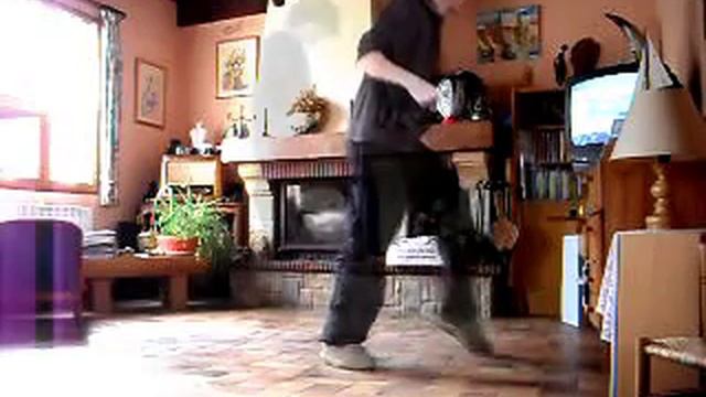 Melbourne Shuffle Tripod Attack смотреть онлайн