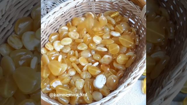 Янтарь балтийский, цвет липовый мед, крупные оливы фри-форм смотреть онлайн