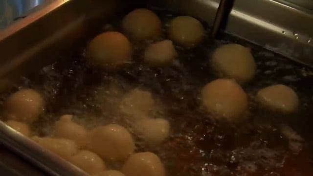 Poached Octopus Ink Sacs Are A Delicious Greek Delicacy! | Bizarre Foods смотреть онлайн