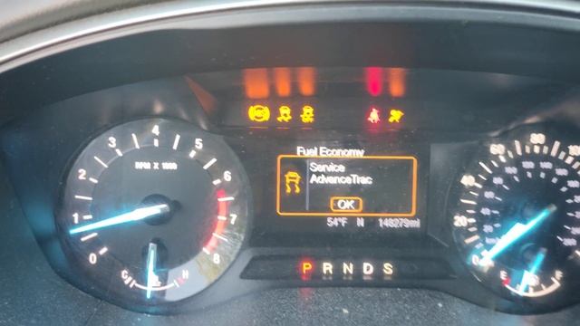 Abs , traction control, airbag multiple lights displayed. 2013 Ford Fusion смотреть онлайн