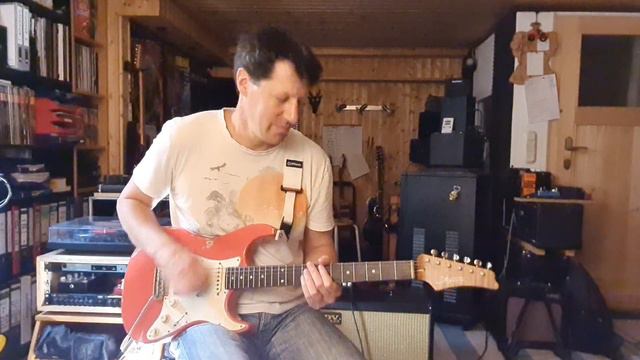 Agostin Classic S, Marshall Gov'nor plus, Ibanez Delay, DV Mark EG Combo - Pink "U + ur hand" смотреть онлайн