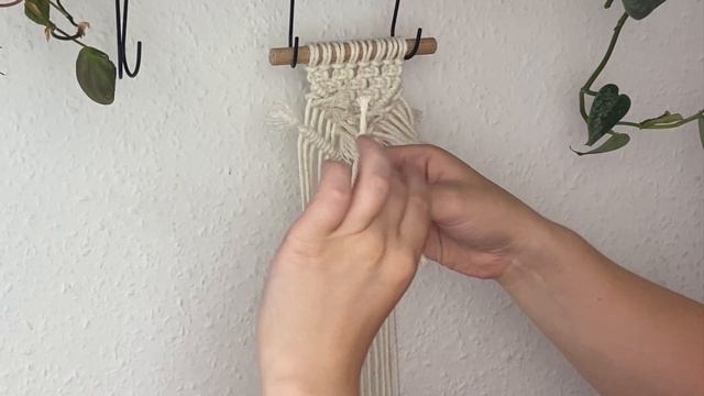 DIY macrame tassel plant hanger | scrap cord project! Cute boho plant decor | intermediate tutorial смотреть онлайн