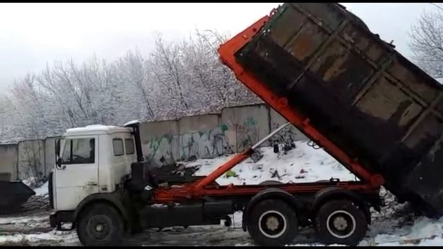 Вывоз мусора контейнерами 20-27 кубов в Москве и МО смотреть онлайн