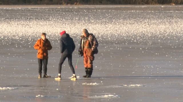 Опасность тонкого льда смотреть онлайн