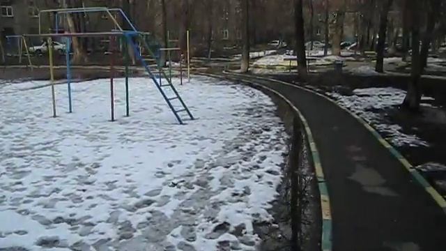 Вчерашний снег почти расстаял