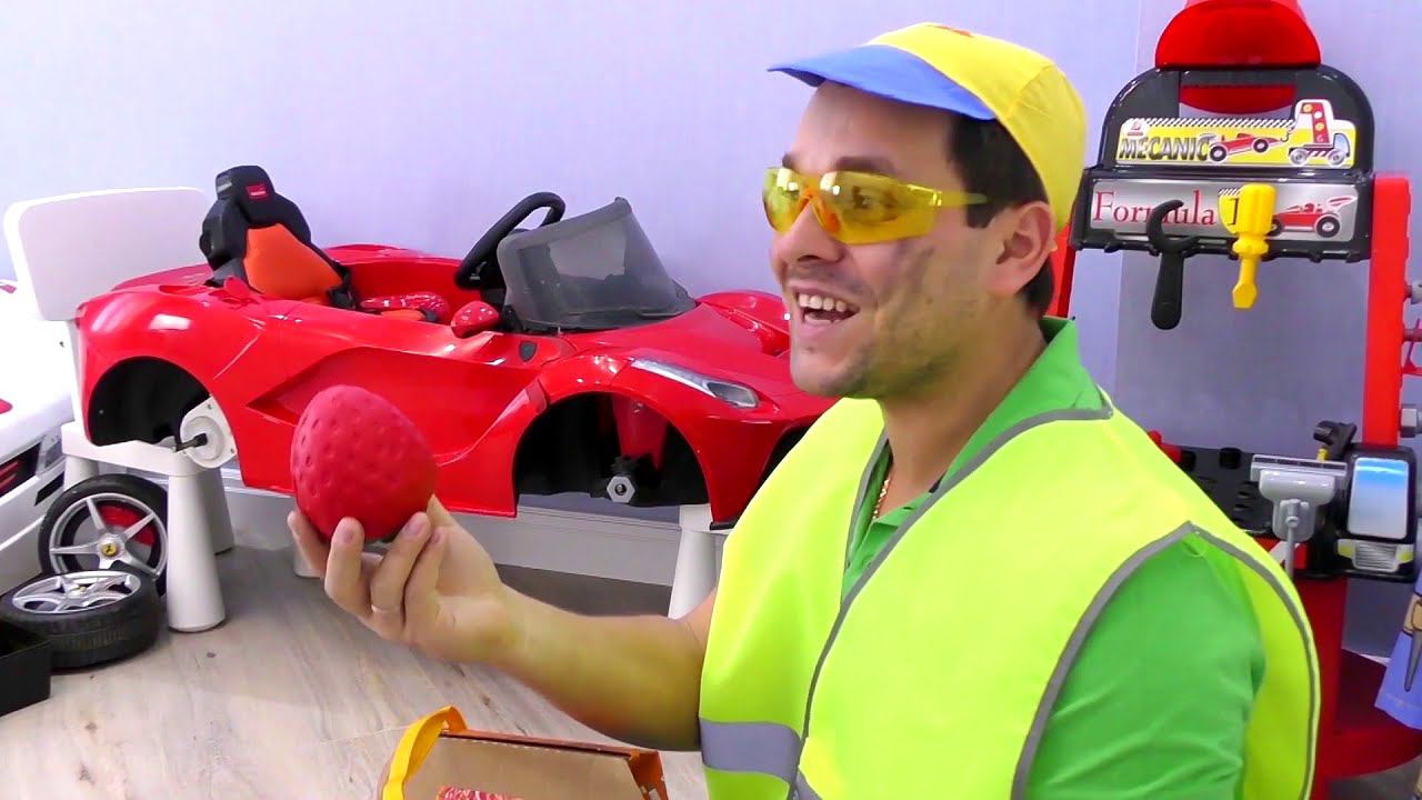 София и Папа играют в магазин мороженого! Sofia is playing ice cream shop смотреть онлайн