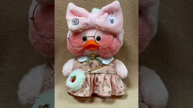 Мягкая игрушка уточка lalafanfan в очках и одежде смотреть онлайн