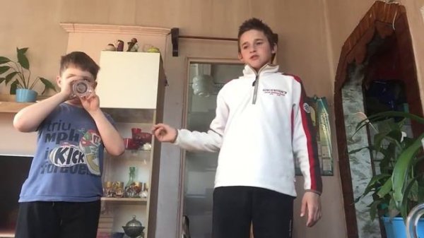 Челендж кто больше выпьет стаканов спрайта