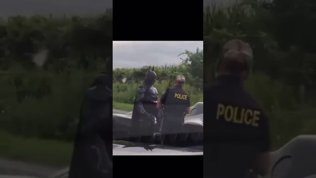 У Бэтмена машину украли смотреть онлайн