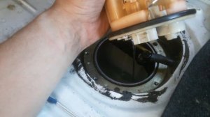 Как заменить топливный фильтр TOYOTA VITZ SCP10