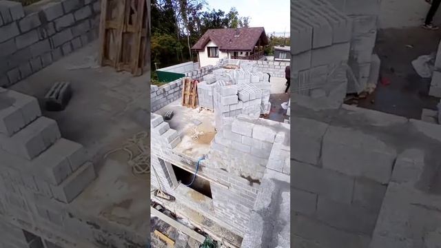 Кладка отсевоблока на наших объектах.