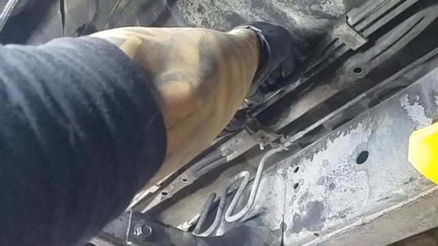 How to Replace the Fuel Filter on a 3rd Gen Toyota 4Runner (1996-2002) смотреть онлайн