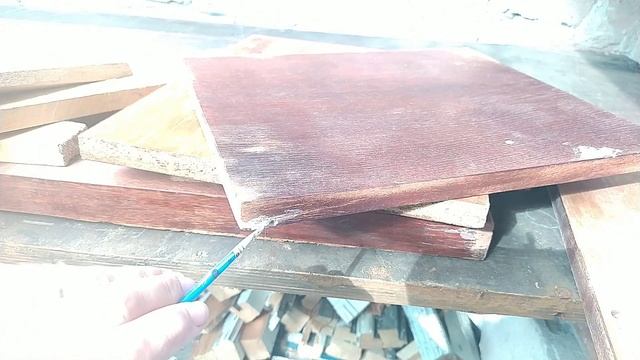 Как переделать журнальный столик. Как снять советский лак и как покрасить дсп