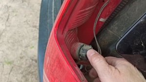 Замена ламп в задних фонарях Ситроен С4