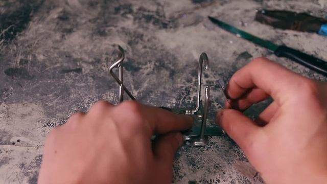 Throwing Knife Book Trap смотреть онлайн