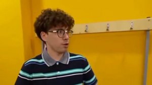 по А4  кстати вот  как это видео называется : МАЧО vs БОТАН ШКОЛА