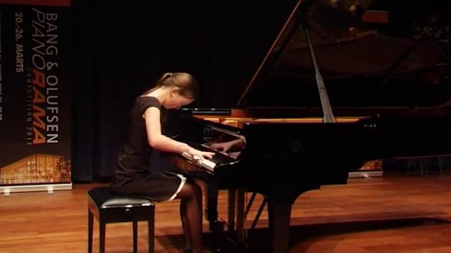 Karolina Czech - 1st round - Beethoven, Sonata No. 3 in C major, Op. 2 No. 3 -- I. Allegro con brio смотреть онлайн