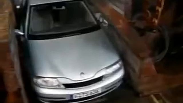 Реклама Renault Laguna 2003 (Russia) смотреть онлайн