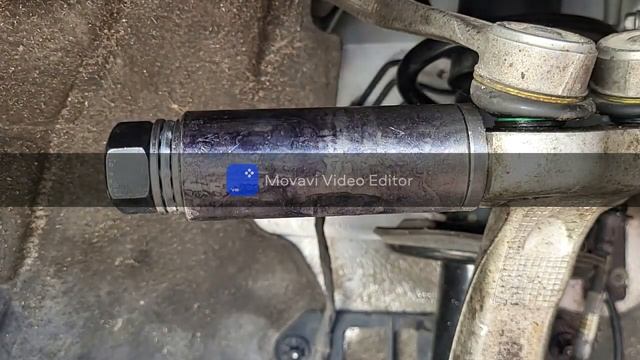 AUDI VAG upper control arm screw removal (querlenker klemm - schraube ) Homemade tool !!! смотреть онлайн