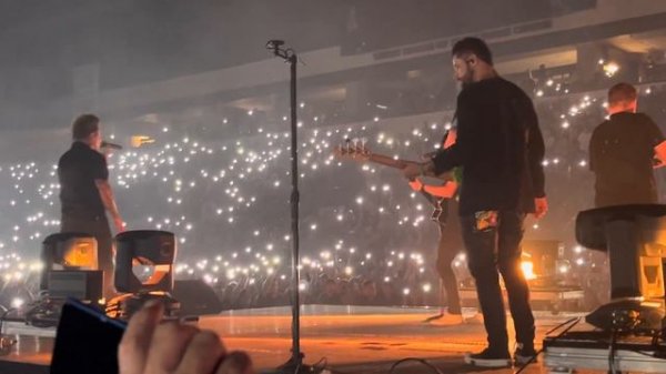 Papa Roach - Leave a Light on - Live Allen Texas