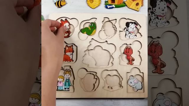 Деревянная развивающая рамка вкладыш "Где чей домик? Кто где живет?" смотреть онлайн