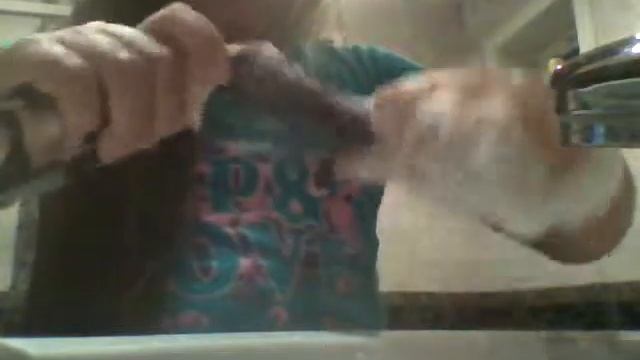 Как помыть волосы кукле смотреть онлайн