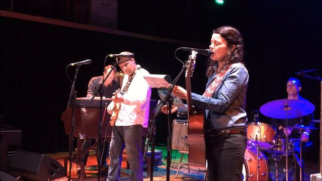 Donna the Buffalo, "Peggy-O," Bell's Brewery, August 1, 2015 смотреть онлайн