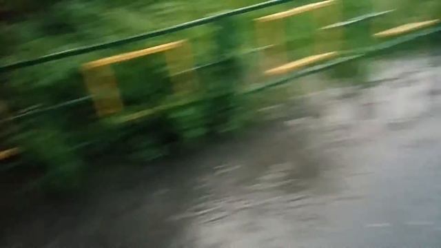 Очень глубокая лужа!! смотреть онлайн